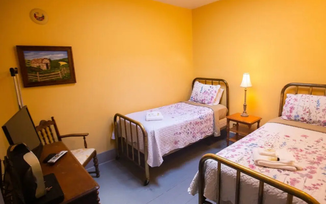 Victor Hotel