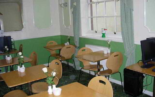 Enrico Hotel