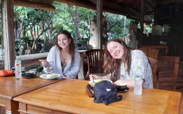 D'uma Residence Hotel by Zuzu