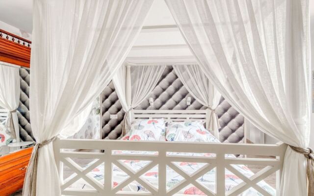 Fantastic Apartment With Whirlpool, Balcony, Deck-chairs