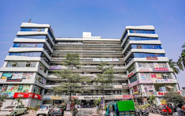 Hotel Skycity Premium AC Room in Surat
