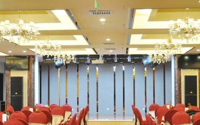 Yinchuan Juli Six Red Hotel