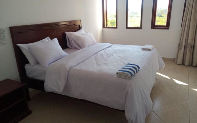 Classy and elegant Holiday Destination in Shanzu, Serena, THREE Bedroom Apartment with Sea View & Swimming Pool