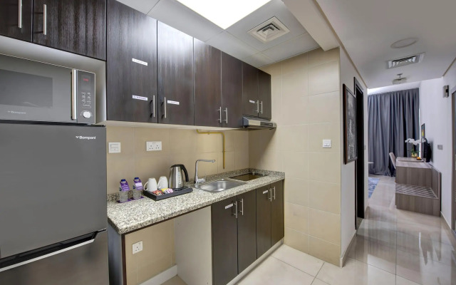 Royal Regency Suites Dubai Marina Hotel