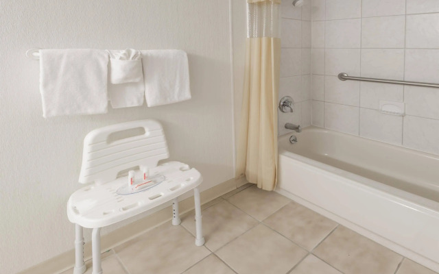 Columbus Grand Hotel & Banquet Center