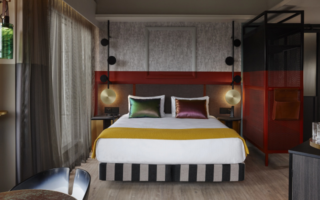 QT Auckland – Guest Rooms – Auckland