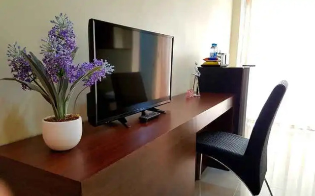 B.R.S. at Hotel Baanbumrungsuk