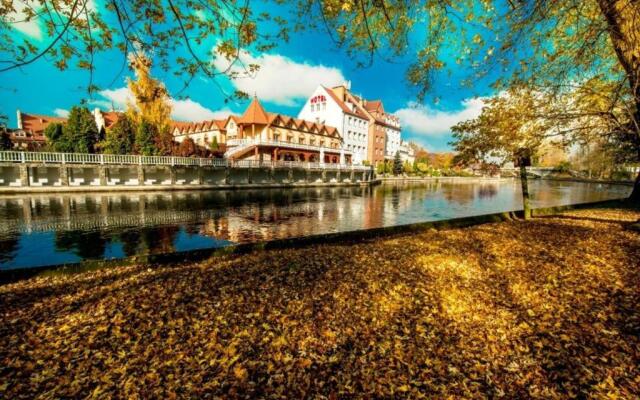 Hotel Nad Pisą