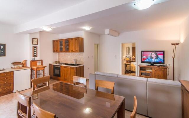 Apartment Complex Kampic