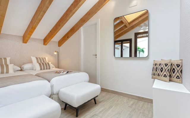 Sophisticated House With Terrace. Plaza del Realejo