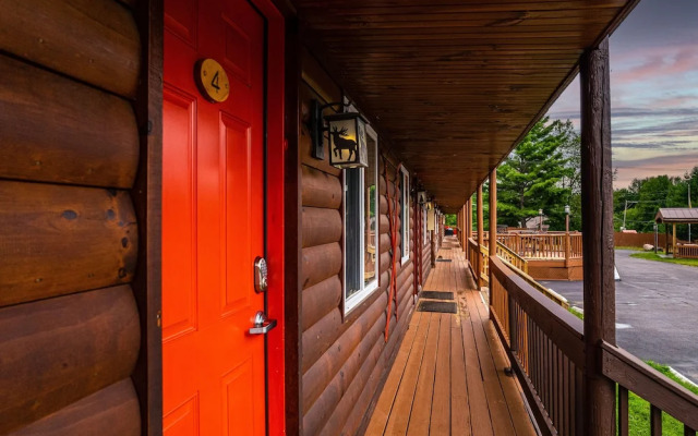 Wolfjaw Lodge