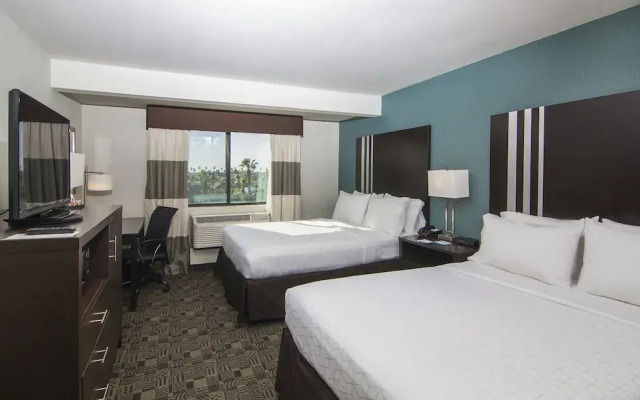 Quality Inn & Suites North- Legoland Area