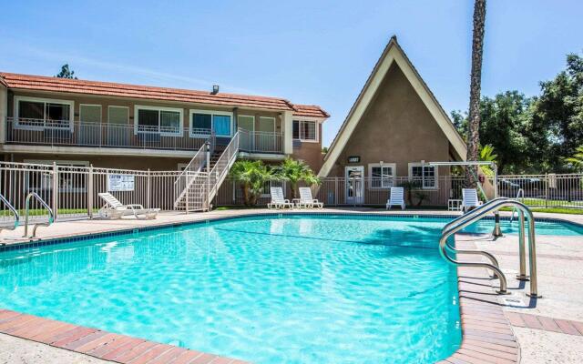 Quality Inn & Suites Thousand Oaks