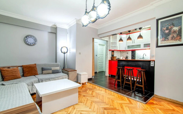 Wonderful Apartment Close to Malls in Sisli