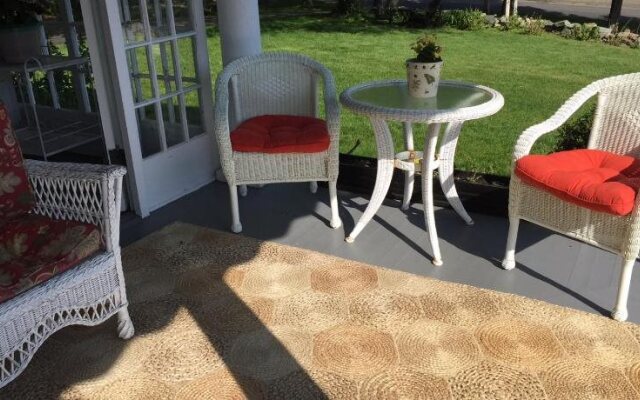Bayberry Inn Bed & Breakfast
