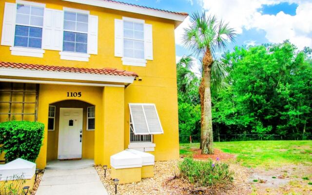 Stylish 3 Bedroom Home Private Balcony Patio