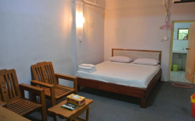 Yaewaddy Motel