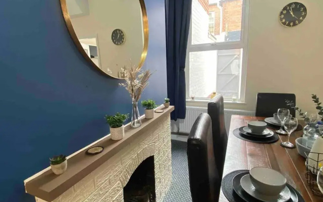 4BR House Popular Ravenhill Road