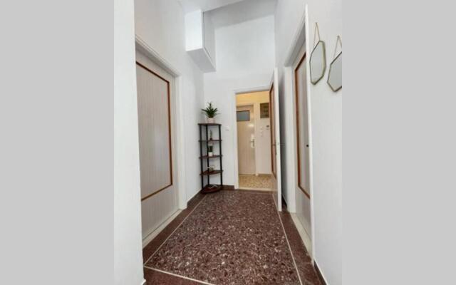 PANOS ROOMS Modern 3-Bedroom apartment
