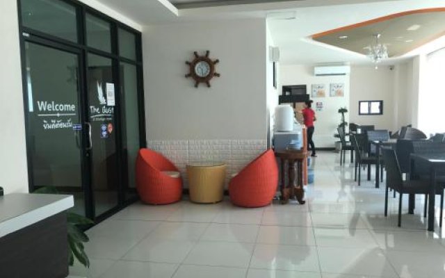 The Gust Q Boutique Hotel