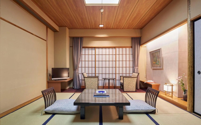 Zazan Minakami