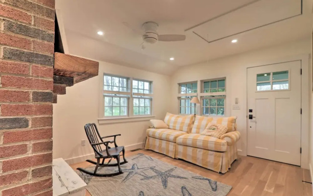 Cape Cod Cottage w/ Fire Pit - Walk to Beach!