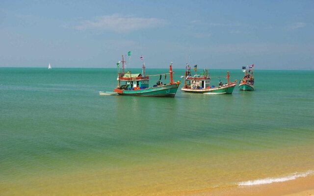 Sea Falcon Hotel