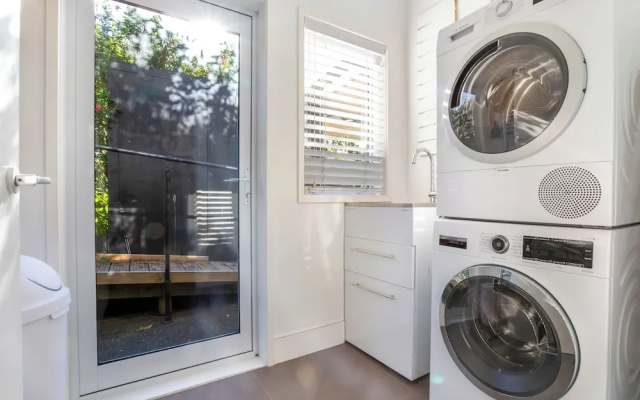 Shelley Beach Homestead – Guest Rooms – Surfdale