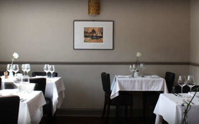 Loch Leven Hotel & Distillery