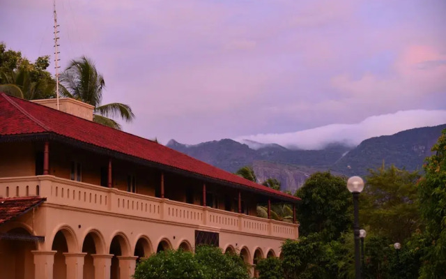 Akshaya Bungalow by Sparsa