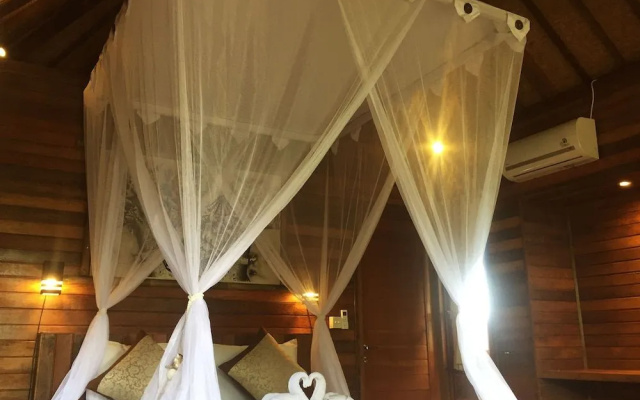 Gedong Nusa Hut's – Guest Rooms – Lembongan Island