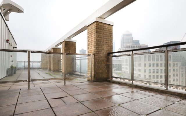 2 Bedroom Apartment With Stunning Views of Canary Wharf