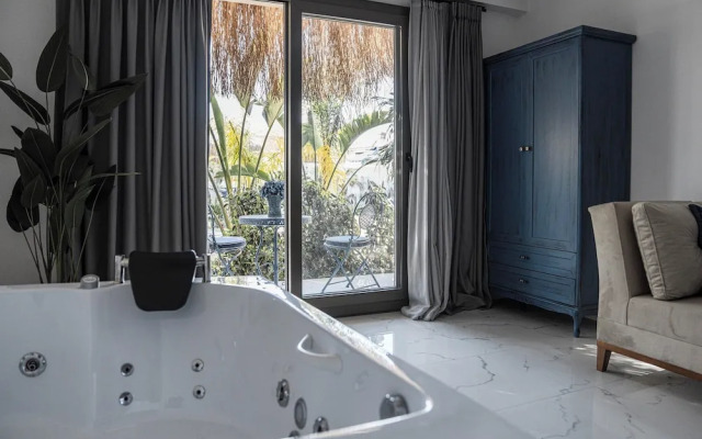 Voger Alaçatı Family