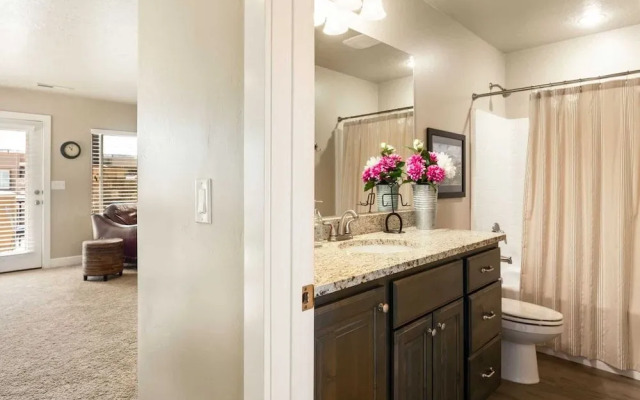 The Suite Escape By Redawning