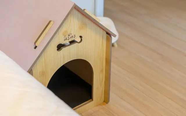 Pocheo Welcome Paw and Meow Pet Pension