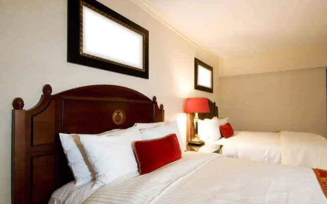 Srinidhi Grand Inn