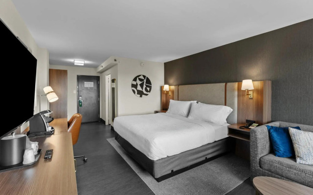 Clarion Inn & Suites DFW North