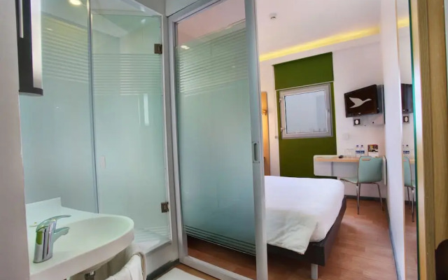 Holiday Inn Express Greater Noida Knowledge Park