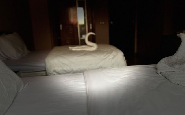Grand Pyramids View Guesthouse