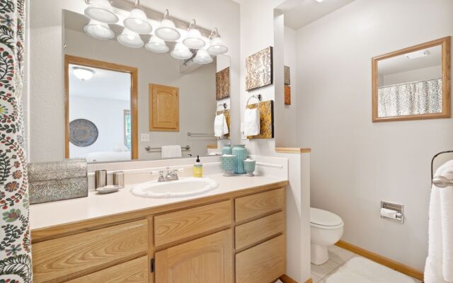 Parkside Gardens | Shady Private Yard W/ Hot Tub!