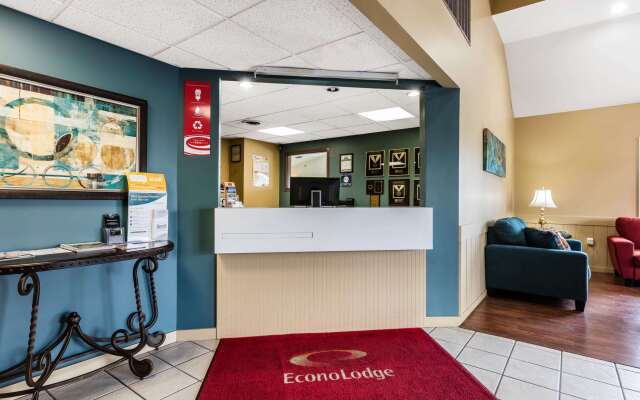 Econo Lodge Inn And Suites Dickson