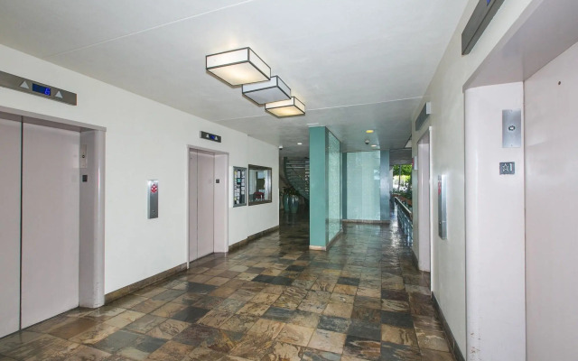 Ilikai Marina 1783 Condo - One Bedroom, Full Kitchen & Free Wifi by RedAwning