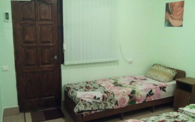 Roza Guest House