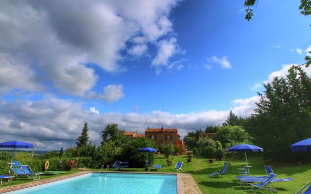Rolling Farmhouse of Val D'orcia