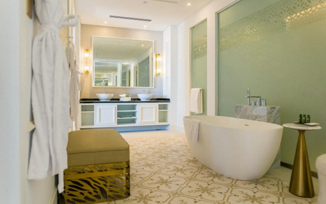 Royal Saray Resort