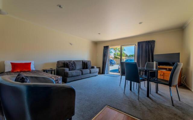 Pacific Coast Motor Lodge