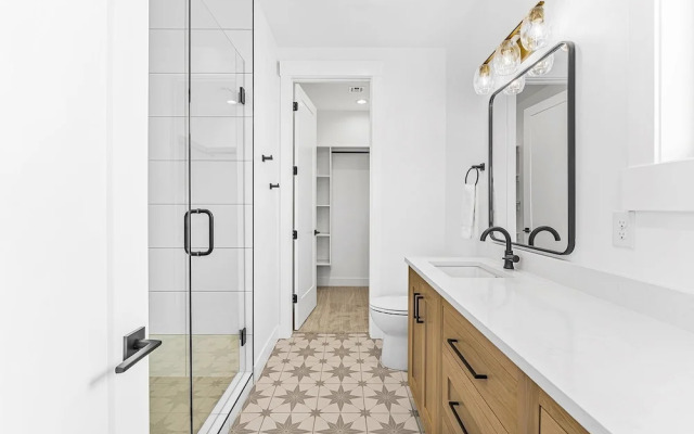 Sunny Days 7 Bedroom Home