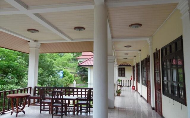 Dok Ban Hotel