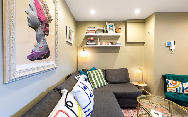 A Stylish Haven Near Portobello Road