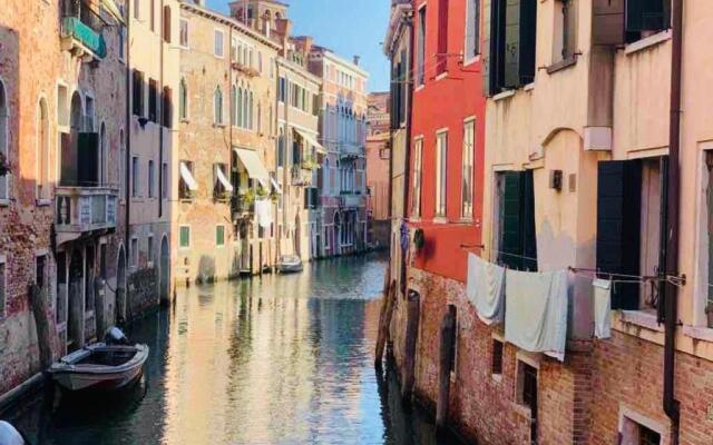 Dreaming Venice Apartment
